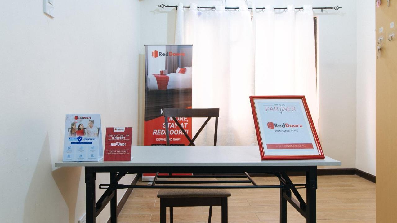 Reddoorz Plus @ A Rita Street San Juan San Juan  Екстериор снимка