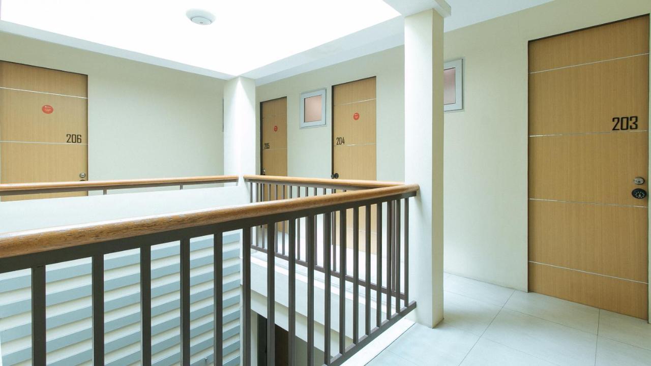 Reddoorz Plus @ A Rita Street San Juan San Juan  Екстериор снимка