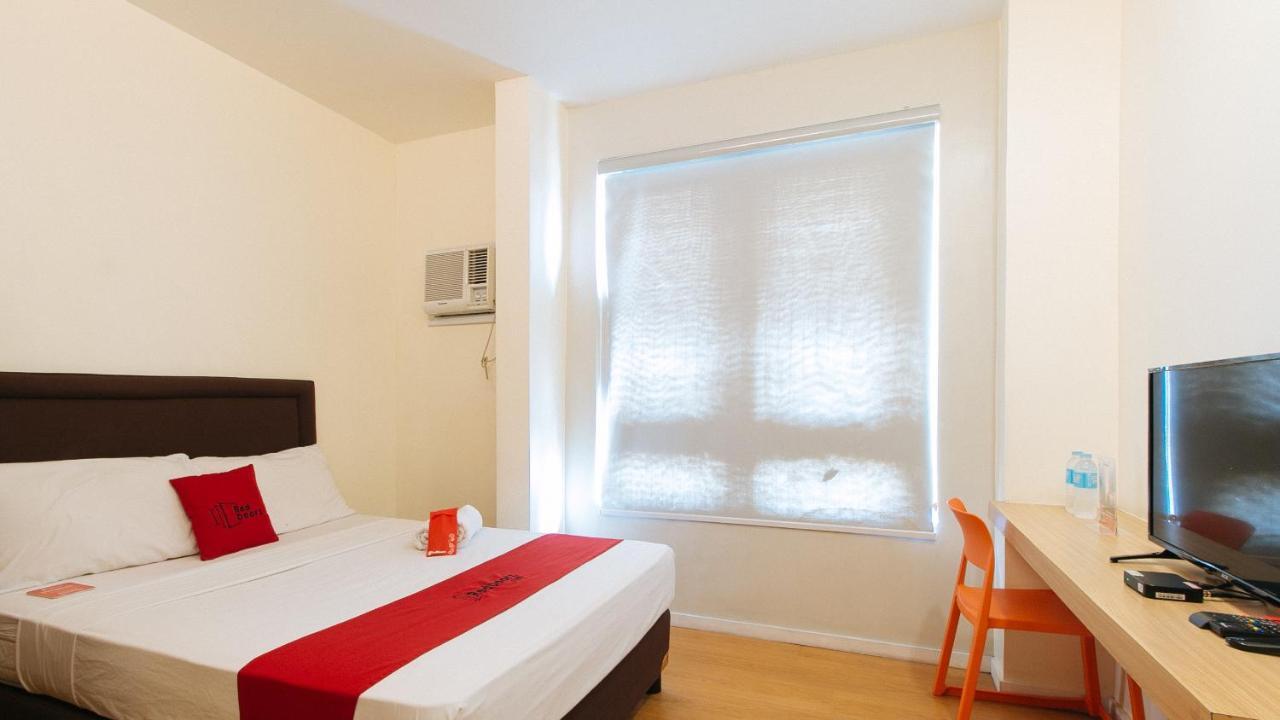 Reddoorz Plus @ A Rita Street San Juan San Juan  Екстериор снимка