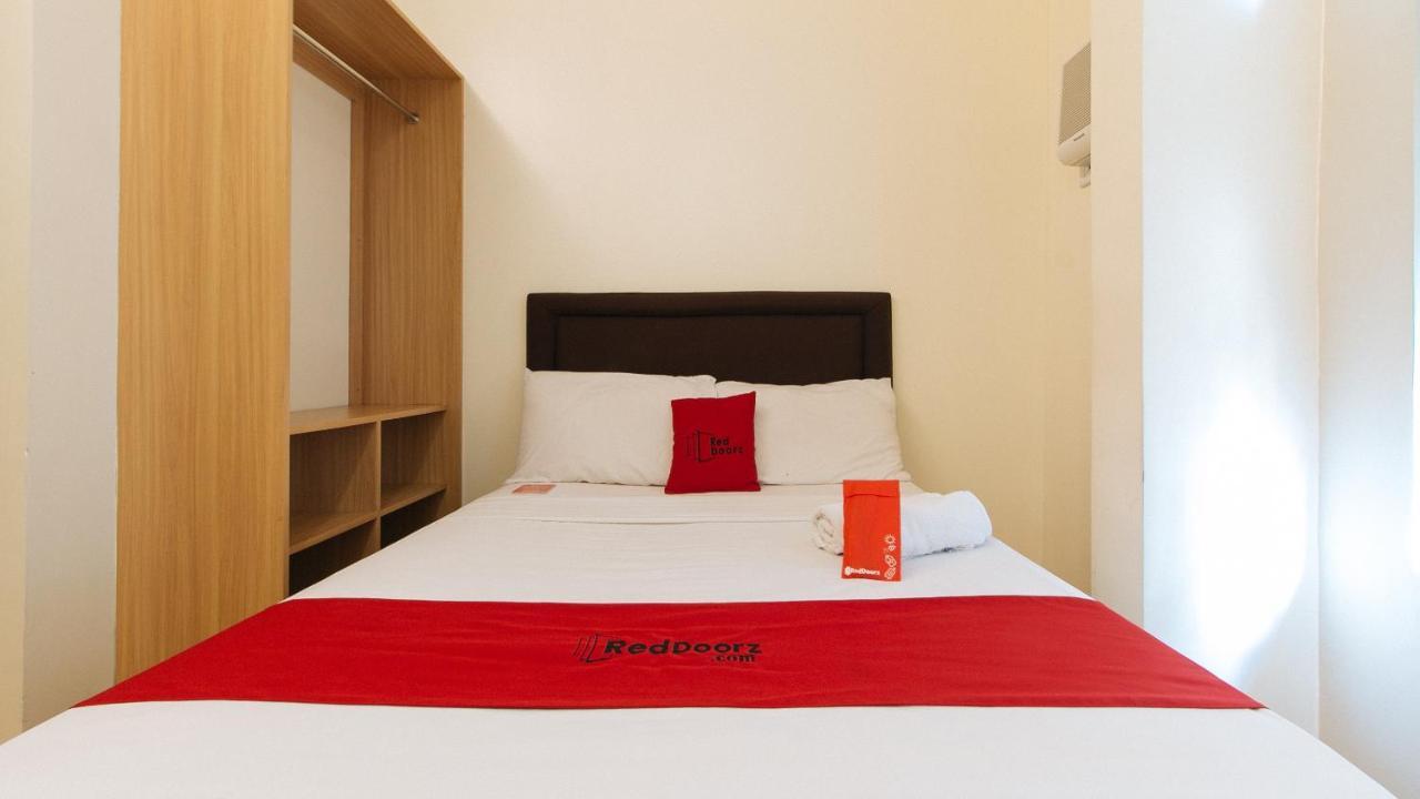 Reddoorz Plus @ A Rita Street San Juan San Juan  Екстериор снимка