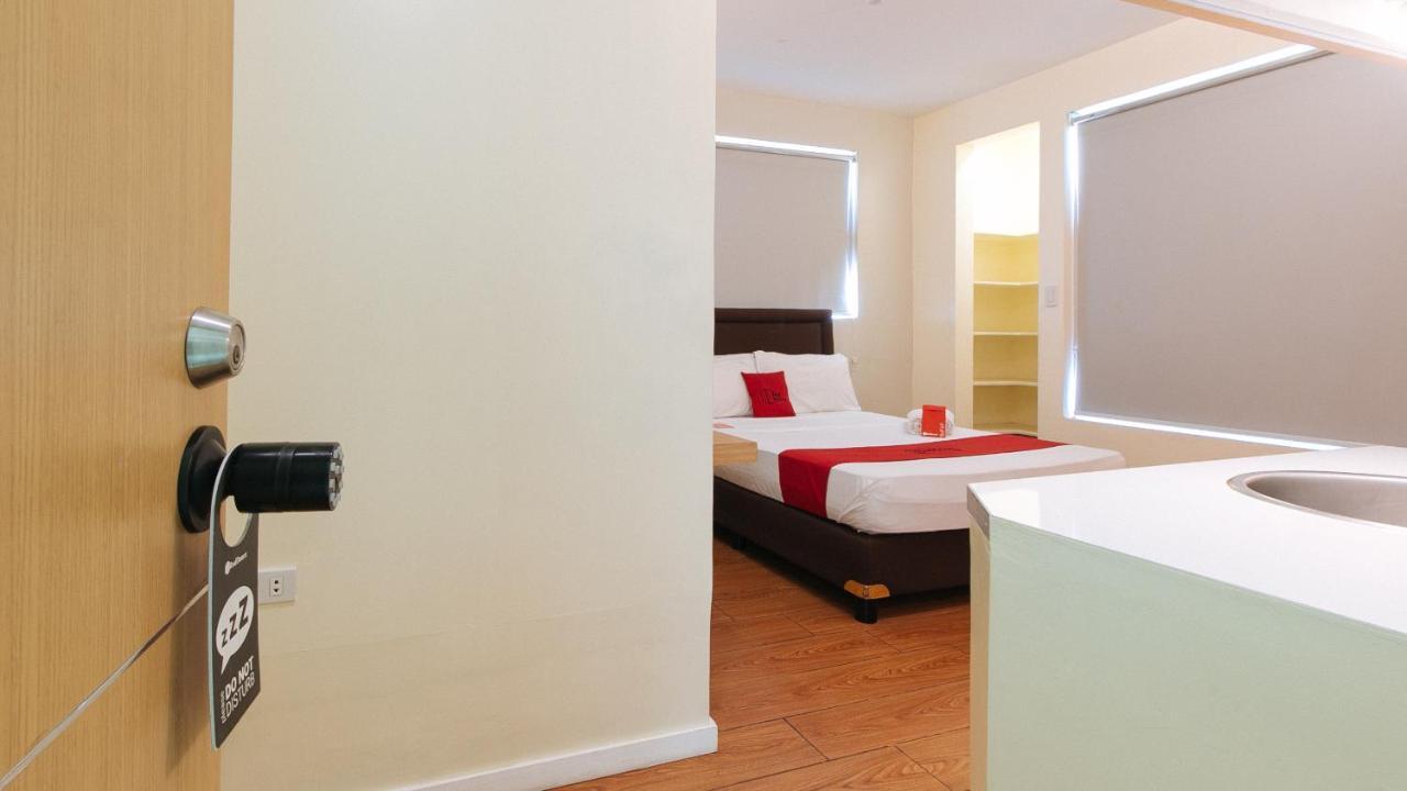 Reddoorz Plus @ A Rita Street San Juan San Juan  Екстериор снимка