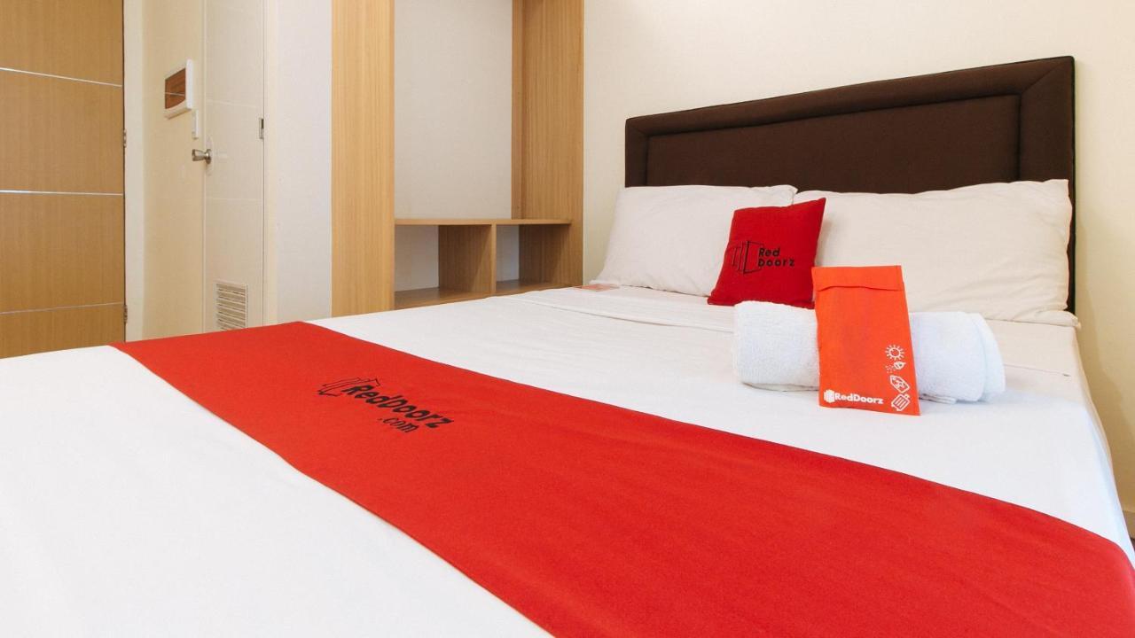 Reddoorz Plus @ A Rita Street San Juan San Juan  Екстериор снимка