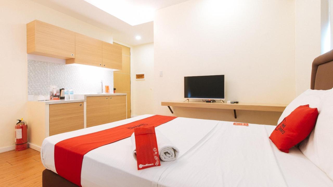 Reddoorz Plus @ A Rita Street San Juan San Juan  Екстериор снимка